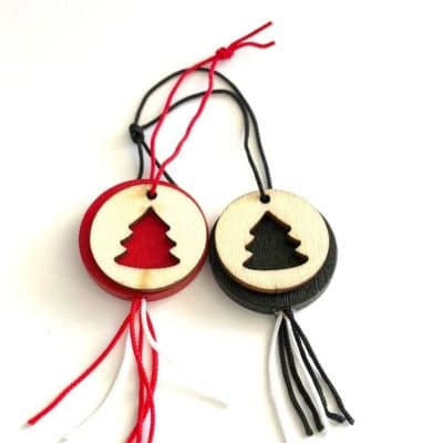 Gelukspoppetje  | ronde hanger met kerstboom | 2 stuks