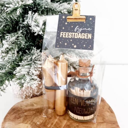 Kerstcadeautje | Lucifers - vlammend nieuwjaar + 3 gouden kaarsen