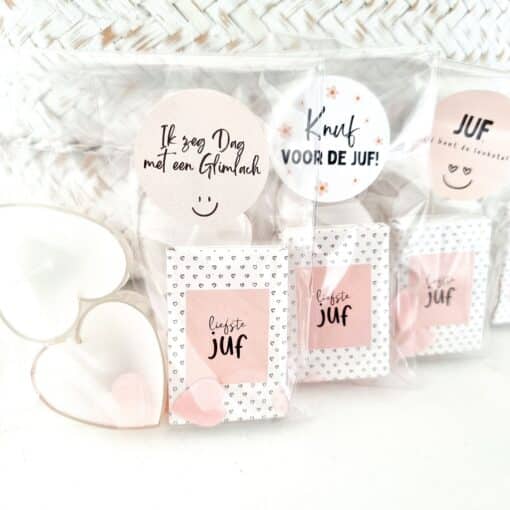 Cadeautje | waxinelichtjes met een doosje lucifers (bedankt lieve juf)