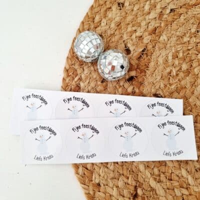 Kerststicker met naam  | Sneeuwpop - fijne feestdagen