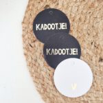 Cadeaulabel (rond) | kadootje - zwart | 3 stuks
