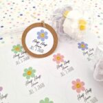 Verjaardagsticker met naam | smiley bloem