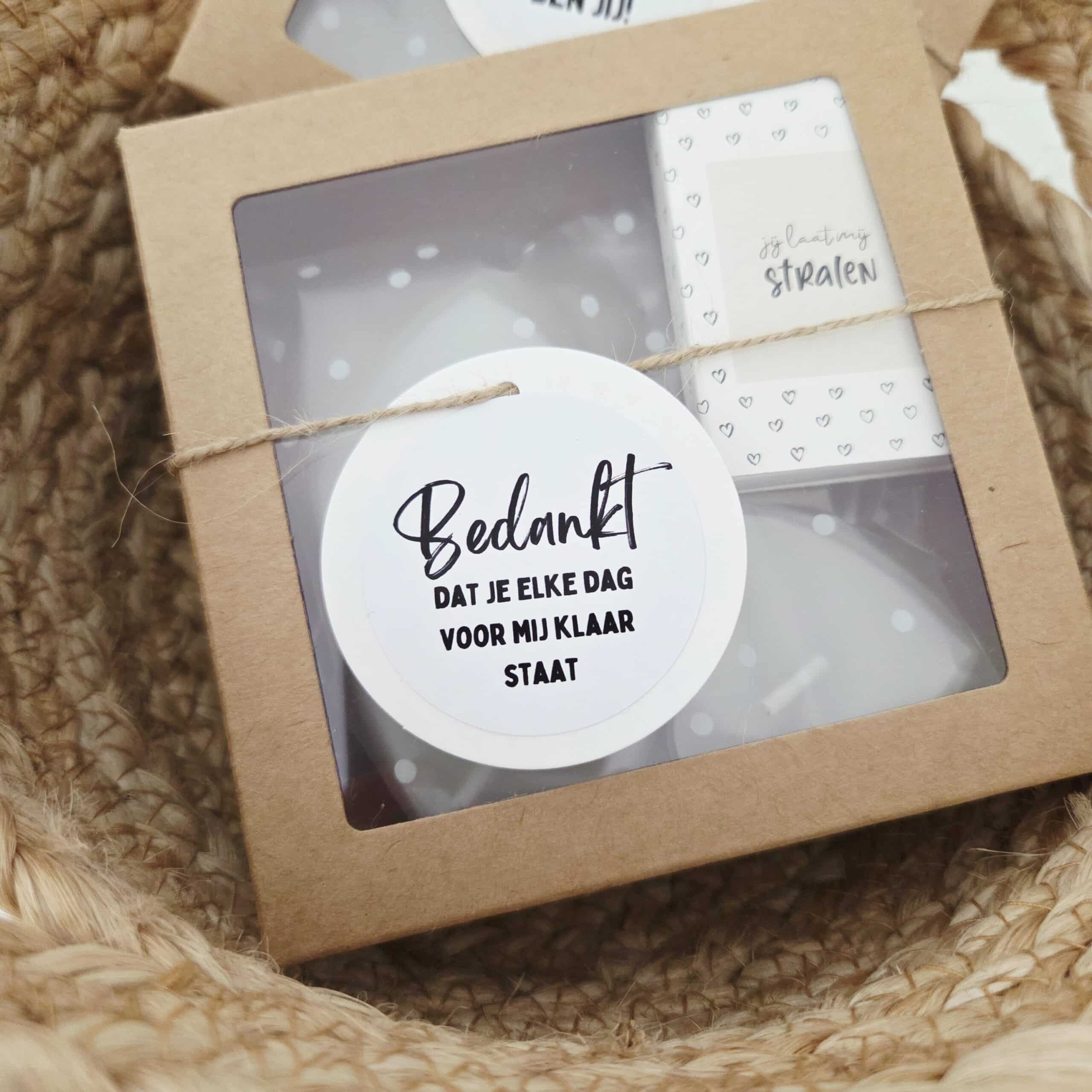 20260718_125000 Cadeautje | Craft doosje met harten waxinelichtjes - Afbeelding 1